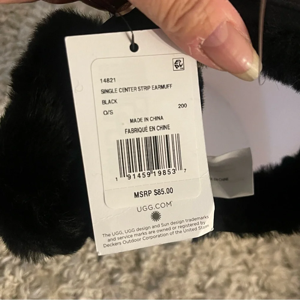 NWT UGG Australia Classic Logo Shearling Earmuffs Black NEW With Box - Picture 8 of 9